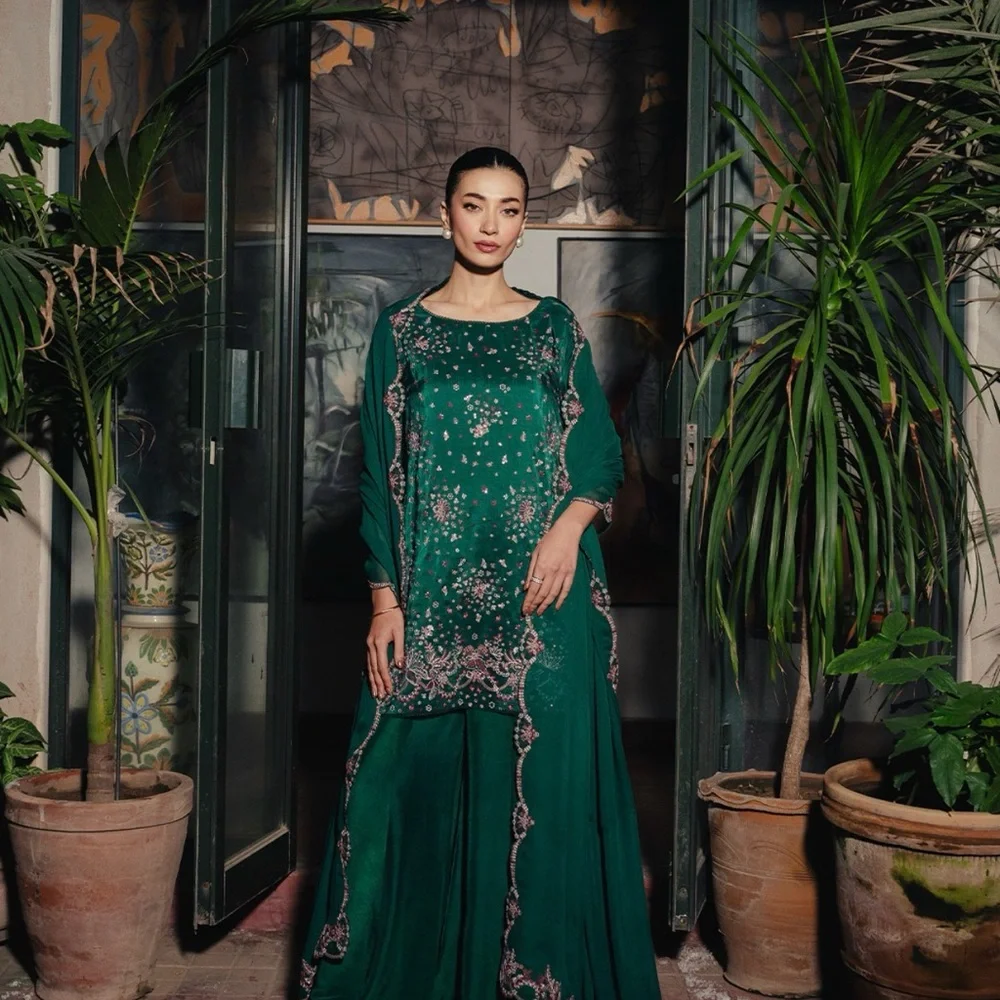 Pakistani/indian Elegant Green Embroidered Dress - Picture 2 of 6